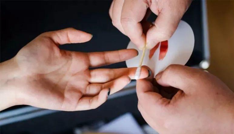 个人亲子鉴定需要提供什么样本？个人亲子鉴定麻烦吗？